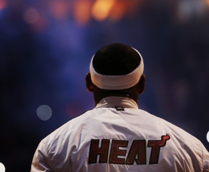 爱游戏app下载-世界击剑锦标赛中国代表队表现优异，世界击剑协会官网